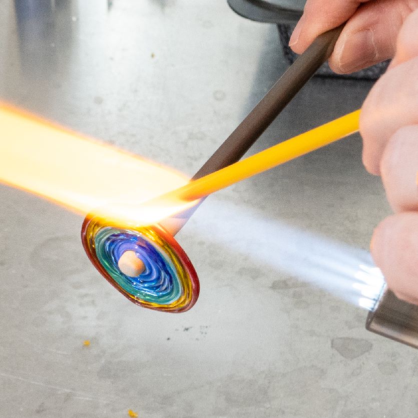 P1056844-making-of-glass-jewelry-1z1-q79 making of colorful glass jewelry by Petra from colorano glass art